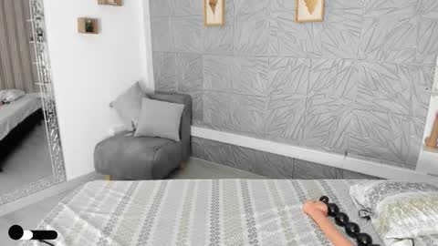 Agatadelphine online show from March 21, 1:38 pm