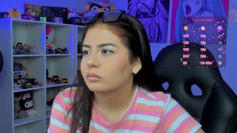 Snapshot of agatha_riccie chatting on December 23, 7:17 am Cat online show from December 23, 7:17 am