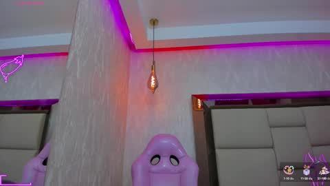 Snapshot of agatha_russh_ chatting on March 1, 8:32 pm LUNNA online show from March 1, 8:32 pm