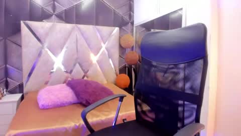 agatta_adams online show from May 15, 5:53 pm