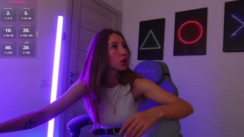 Snapshot of agelina_summer chatting on September 14, 2:51 pm Agelina Lilly Laura online show from September 14, 2:51 pm