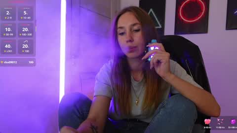 Snapshot of agelina_summer chatting on September 28, 2:26 pm Agelina Lilly Laura online show from September 28, 2:26 pm