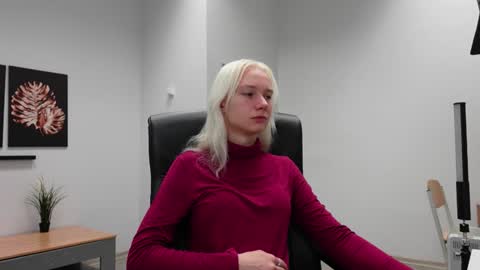 Snapshot of agelina_summer chatting on September 20, 5:54 am Agelina Lilly Laura online show from September 20, 5:54 am