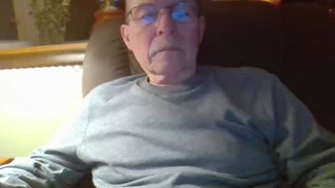 aguynrkfrd online show from January 6, 10:30 am