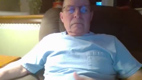 aguynrkfrd online show from March 17, 9:03 am