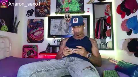 Snapshot of aharon_sexo1 chatting on March 5, 10:21 pm Aharon  Zamora online show from March 5, 10:21 pm