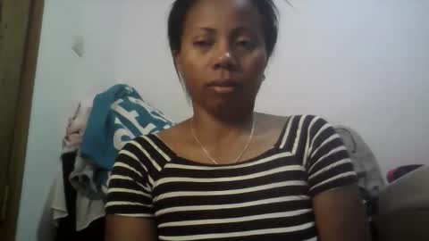 Snapshot of aicha_boobs chatting on October 17, 1:09 am Aicha boobs online show from October 17, 1:09 am