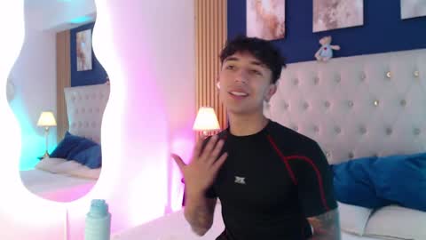 Aiden online show from April 18, 1:13 pm