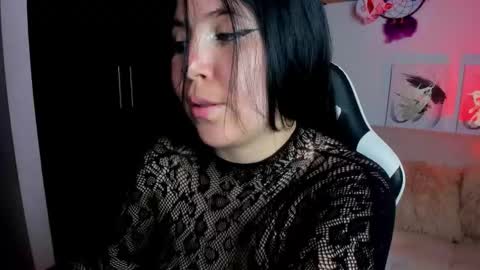 Ailyn  online show from March 15, 2:38 am