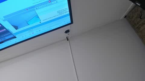 Ainoa  online show from October 11, 8:45 pm