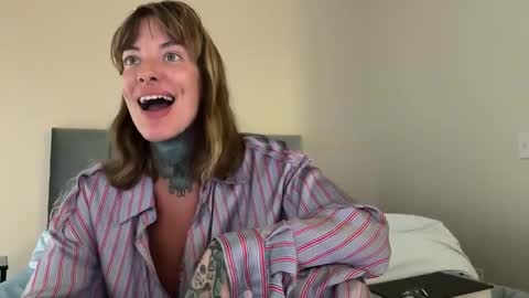 Airgead online show from November 18, 7:39 pm