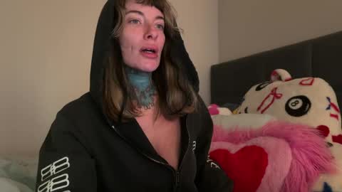 Airgead online show from April 6, 11:39 pm