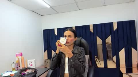 aisha_hotts777 online show from March 22, 2:15 am