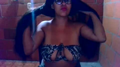 aisha koswell3 online show from November 19, 5:29 am