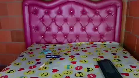 aisha koswell3 online show from October 6, 1:07 pm