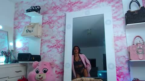 aisha salome holguin online show from January 14, 4:09 am