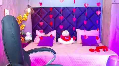 Aisha Violet online show from February 14, 7:07 am