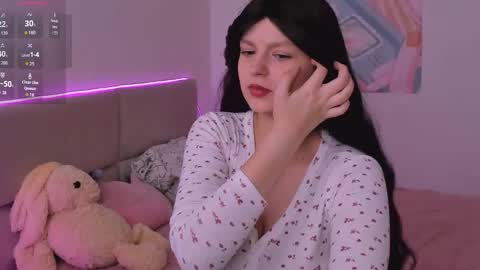 Aisha online show from November 10, 9:23 am