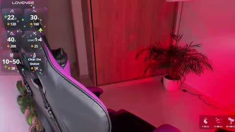 Aisha online show from March 5, 7:06 pm