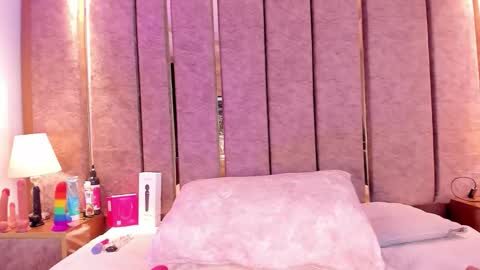 AishaValcazar online show from April 17, 4:26 am