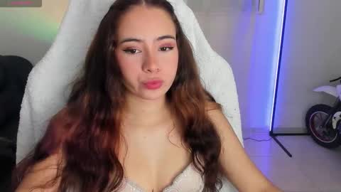 aishelyng20 online show from November 23, 5:33 pm