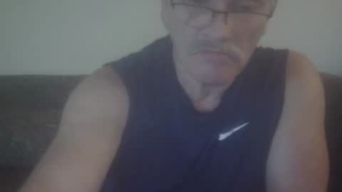 ajames6961 online show from April 26, 1:36 am