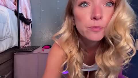 AJ online show from November 20, 7:44 pm