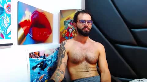 akiles online show from February 11, 11:41 pm