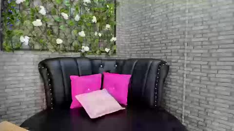 Snapshot of akimmidoll chatting on September 20, 1:36 pm Akimmidoll GMT-5 0630 -1330 online show from September 20, 1:36 pm