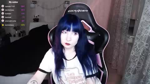 akirahartyx online show from October 23, 4:30 pm