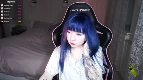 akirahartyx online show from December 6, 3:28 pm