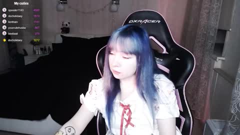 akirahartyx online show from October 17, 3:49 pm