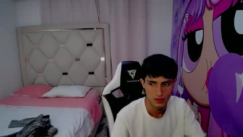 Akyra latin online show from February 4, 7:07 pm