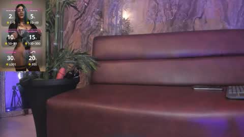 ALAHIA online show from November 5, 6:32 pm