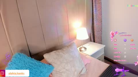 alahia_hank online show from November 6, 7:39 pm