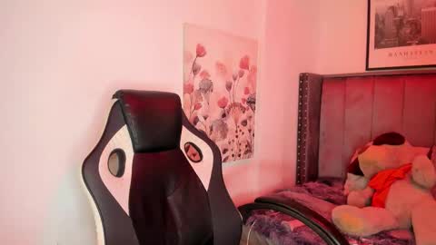 Alaia Carter online show from December 21, 4:19 am