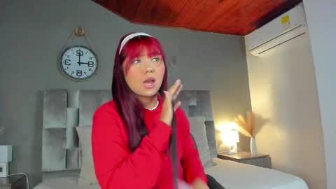 Snapshot of alaiarogers chatting on March 11, 11:33 am Alaia online show from March 11, 11:33 am