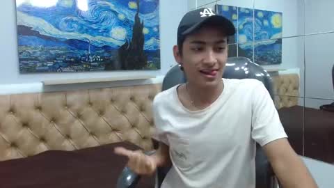 Snapshot of alamgrey_ chatting on October 7, 2:46 pm Alam online show from October 7, 2:46 pm