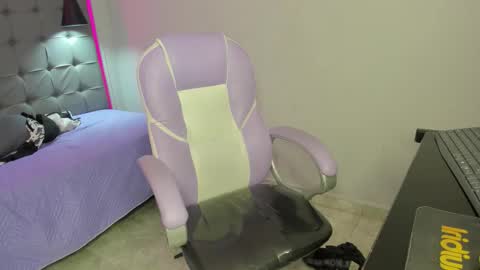 Snapshot of alamgrey_ chatting on October 18, 5:06 pm Alam online show from October 18, 5:06 pm