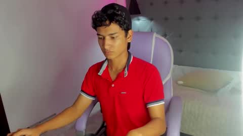 Snapshot of alamgrey_ chatting on October 8, 6:47 pm Alam online show from October 8, 6:47 pm