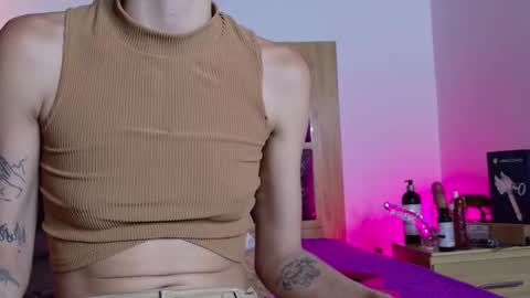 alana  online show from December 3, 3:07 am