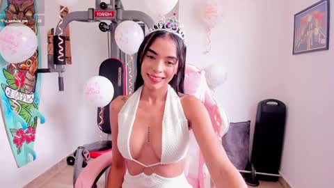 Alana online show from October 7, 1:29 pm