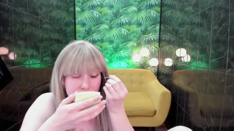 Alana online show from January 12, 6:49 am