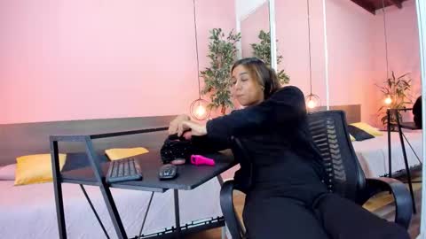 Alana online show from November 10, 6:32 pm