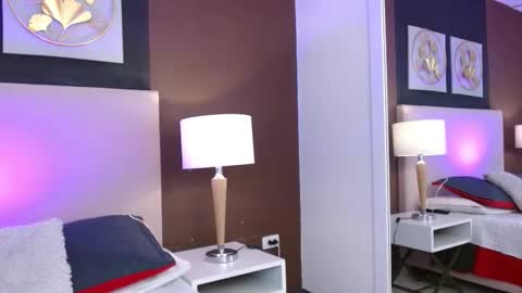 alana online show from September 18, 3:32 am