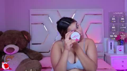 alanarousse_ online show from August 1, 12:18 pm