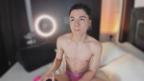 alanblack1 online show from March 18, 1:17 pm