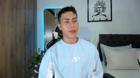 alannaughty_ online show from April 26, 4:10 am