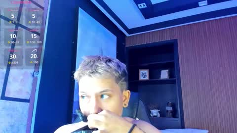 Snapshot of alanred_ chatting on October 14, 9:40 pm alanred_ online show from October 14, 9:40 pm