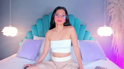 Snapshot of alassiahocthner chatting on September 28, 5:33 pm Alassia Hocthner online show from September 28, 5:33 pm